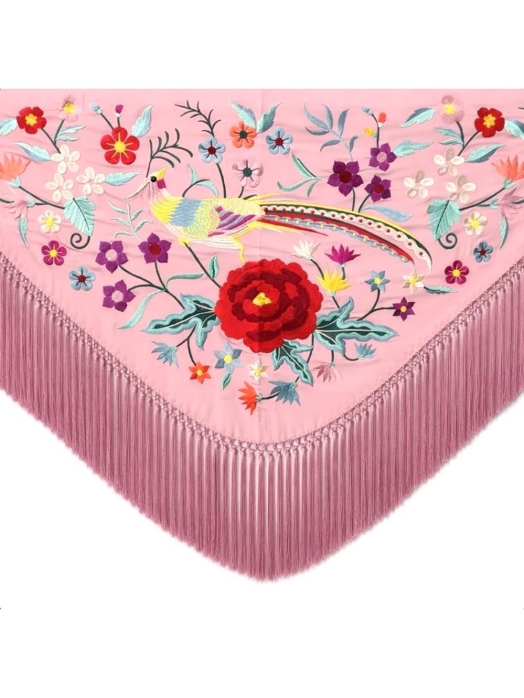 Bestickte Mantoncillos aus Crêpe - Rosa